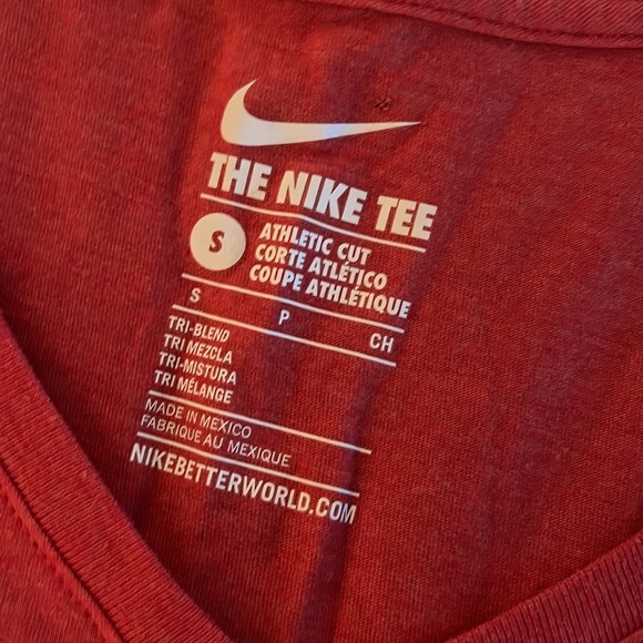 Women’s V-neck Nike Tee Size Sm - Picture 2 of 3